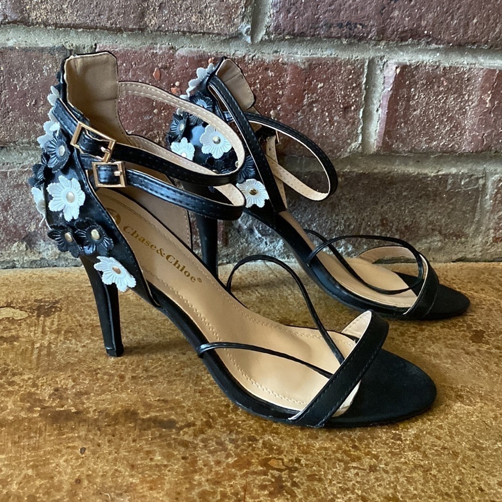 Chase & Chloe Edward black and white floral strappy heel sandals